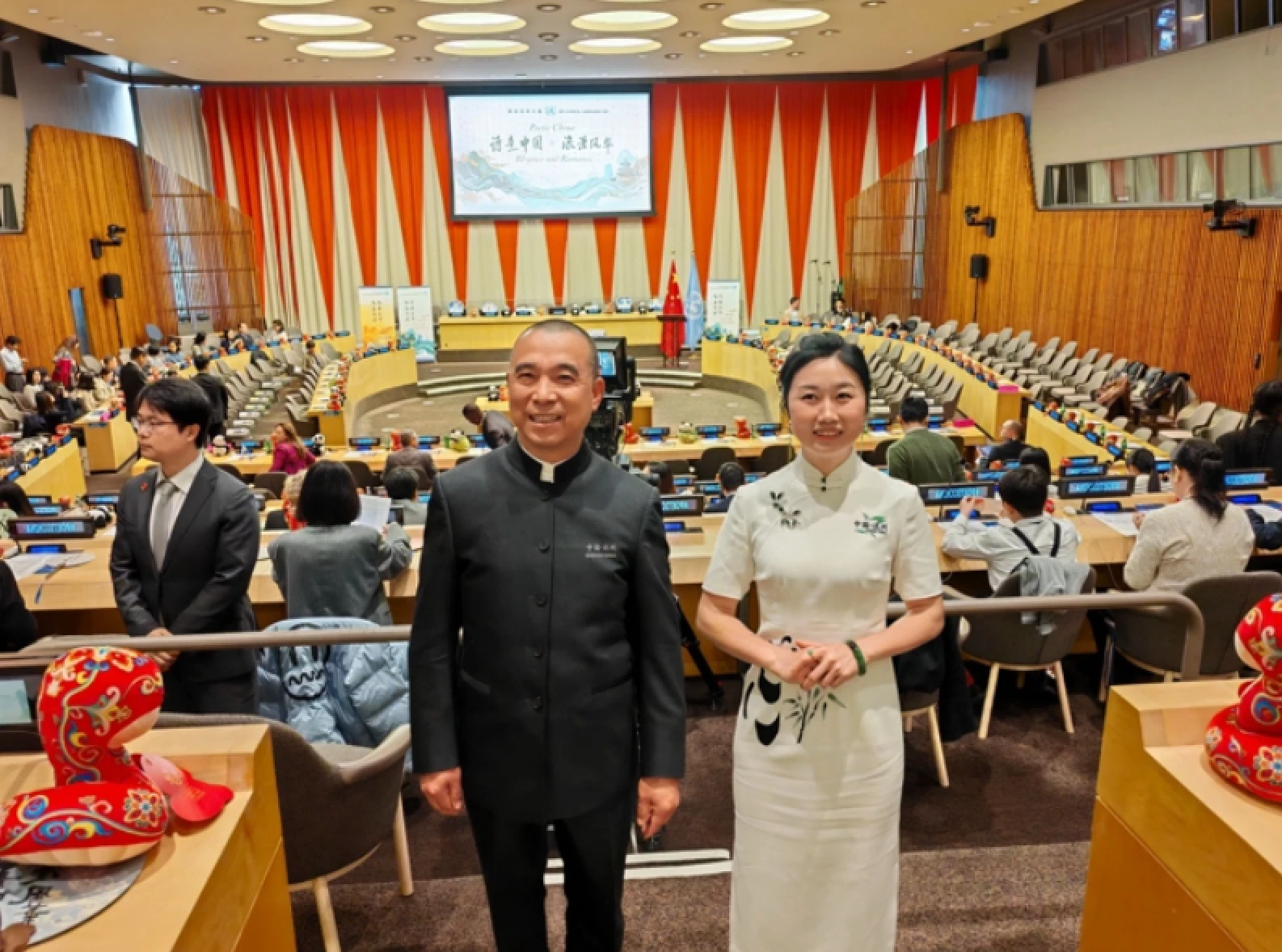 中国茶叶再度惊艳联合国 —— 阔别八载，杨俊成夫妇携四川达州富硒茶重返联合国：以茶为媒，传播中国文化